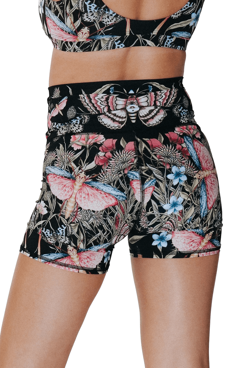 Movement Short - Pretty In Black image number 4