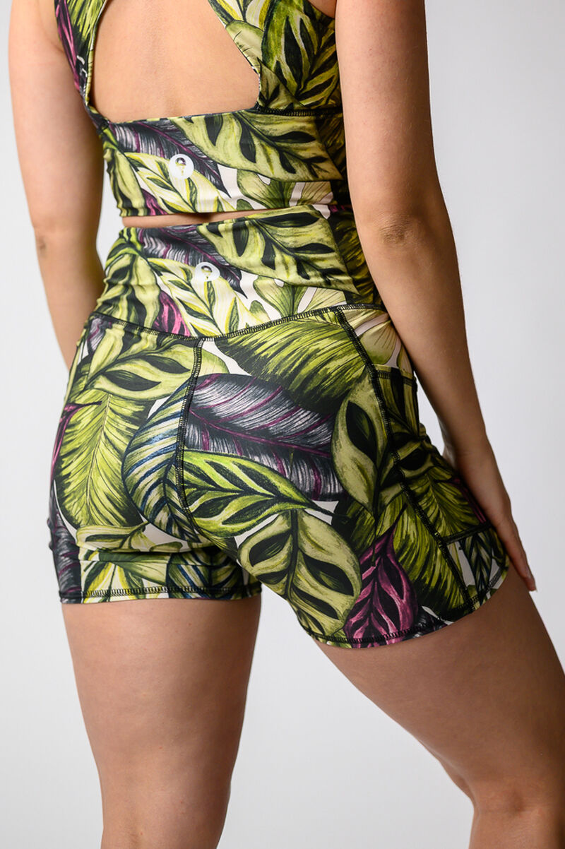 Non -Stop Short -Leaf it to Me image number 2